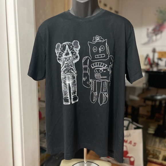 Fair Used Unisex Size X-large Uniqlo KAWS X Warhol Graphic Tee 100% Cotton Black - Picture 8 of 13